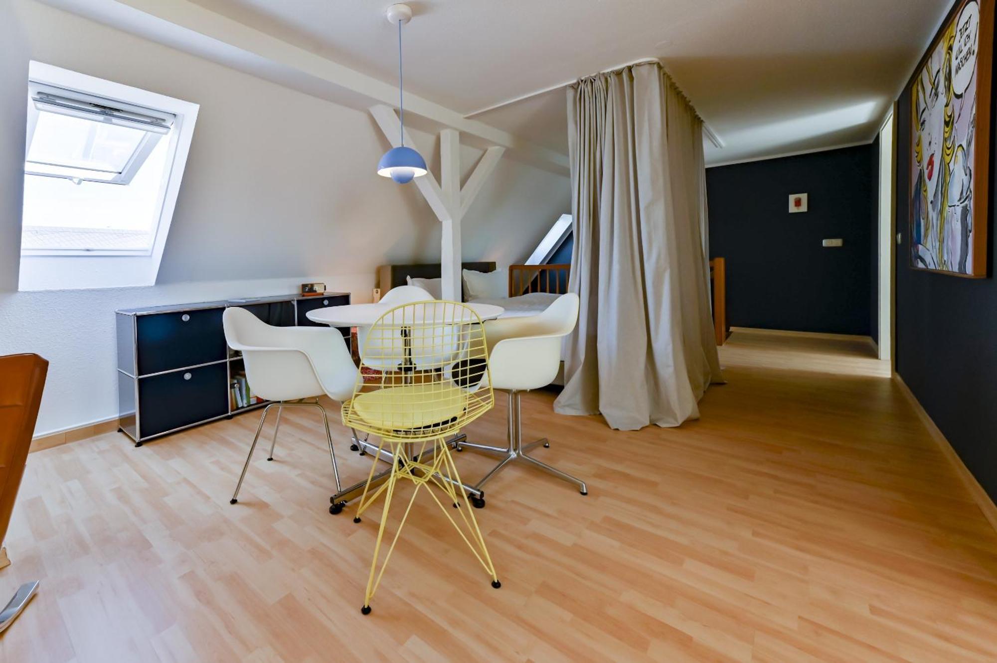 Premium Quartier Clara , Karl Und Fritz Auf Dem Kassberg Mit Eigenem Stellplatz Apartment Chemnitz Room photo